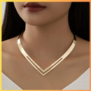 Colar Feminino Duplo V em Metal – Design Geométrico Minimalista e Elegante