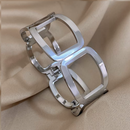 Pulseira Bracelete Feminina em Aço Inoxidável – Design Geométrico Moderno Dourado ou Prateado