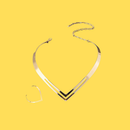 Colar Feminino Duplo V em Metal – Design Geométrico Minimalista e Elegante