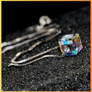 Colar Cubo de Cristal Iridescente - Loja STERS.Mey